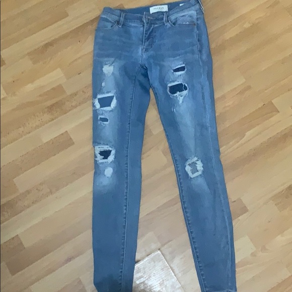 Distressed jeans - Picture 1 of 2